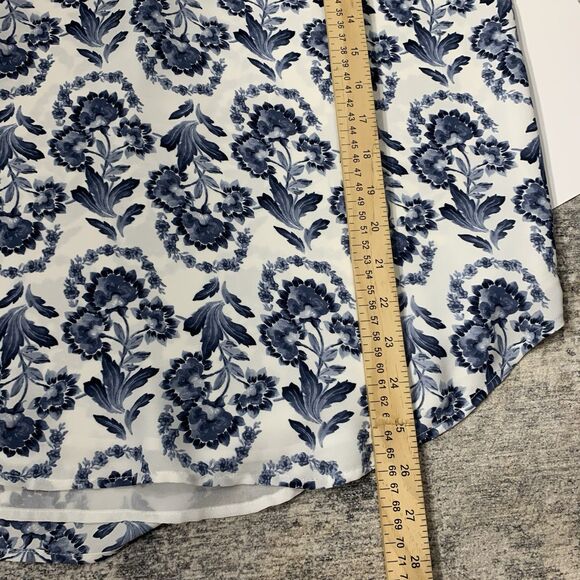 Loft Floral Blue And White B-neck Blouse Size Medium Womens - Picture 10 of 10